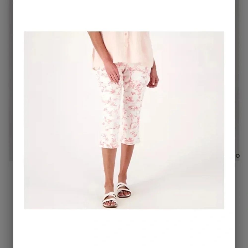 Belle by Kim Gravel Twill Toile Print Capri Jean
